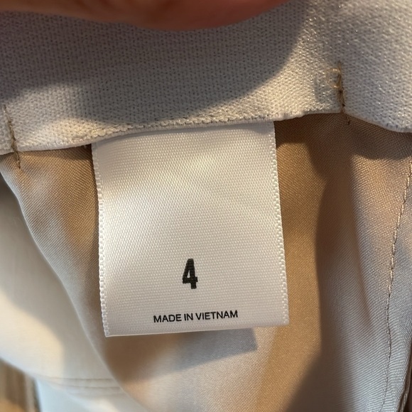 Express Faux Leather Pants NWOT Size 4 Tan Tapered leg Darts Pockets Neutral - Picture 13 of 15